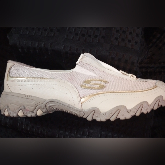Skechers Women's White Slip-On Shoes - Picture 1 of 6